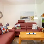 Freesenbruch Doppelhaushaelfte 9 - Waldblick Сasa de vacaciones Zingst